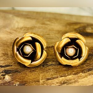 Vintage FAC Butler Copper Flower Clip-on Earrings - Pearl Accents Excellent 1"